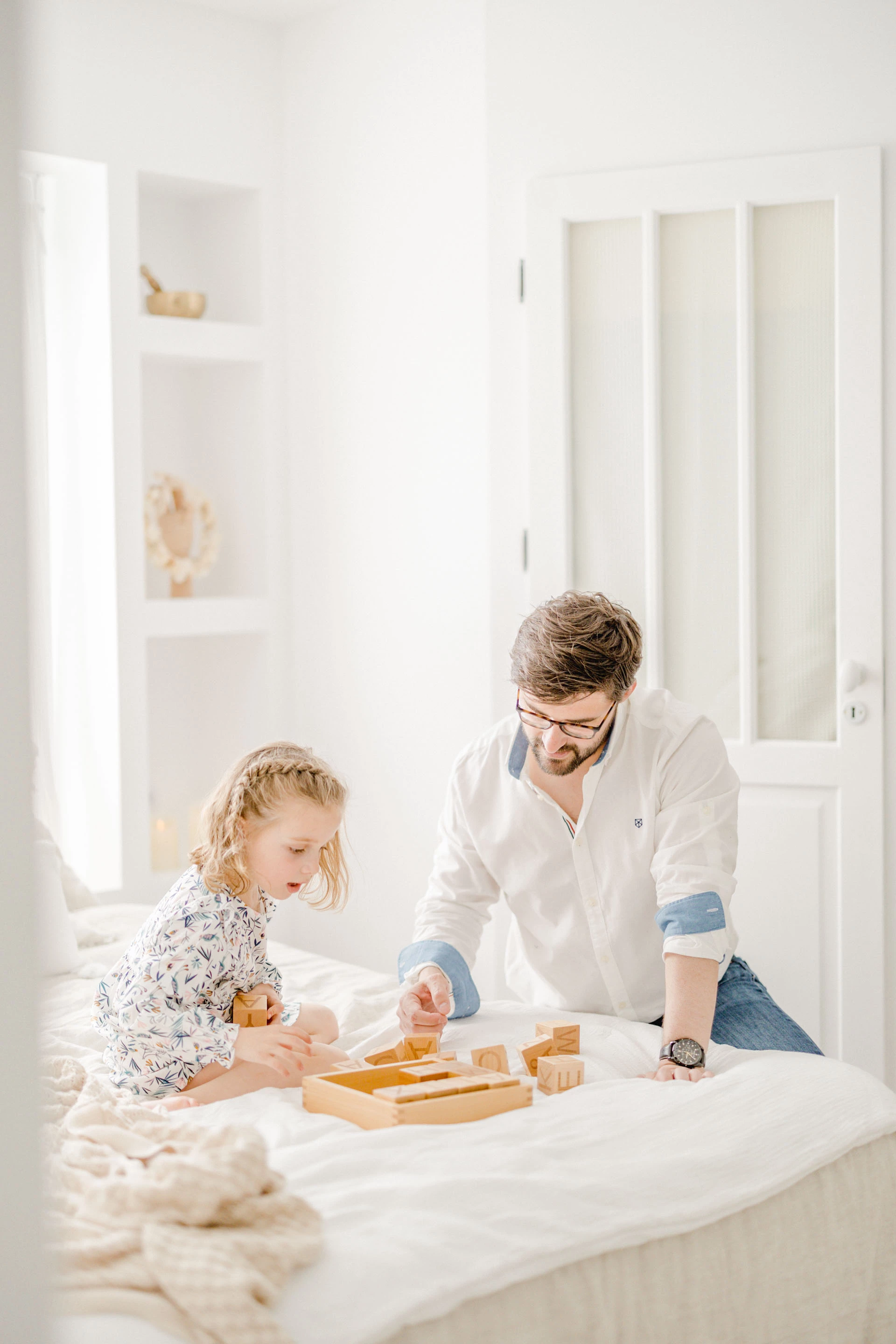 meubles enfant gris marron lit